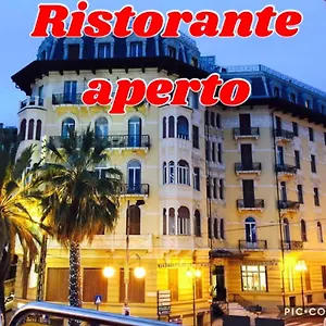 lolli-palace.hotelitalianriviera.com/