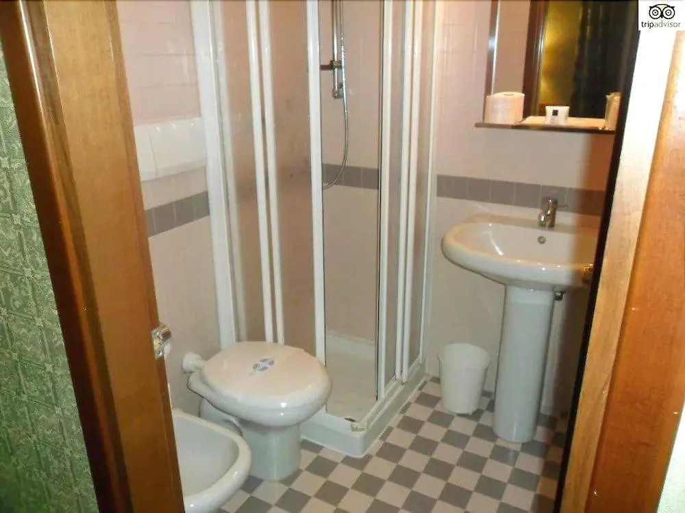Hotel Nazionale Veneza 3*,  Itália